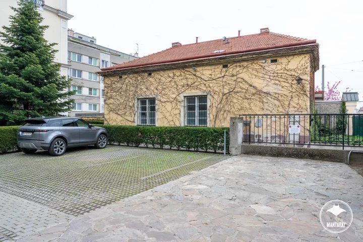 Hofhaus zum Sanieren in Bestlage, Bild 1